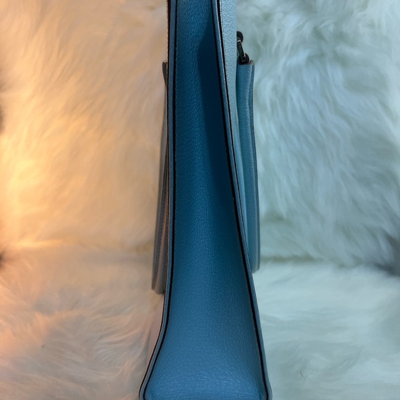 Vintage Prada Vintage 2000's White Leather Tote bag.🩵 - Picture 12 of 15